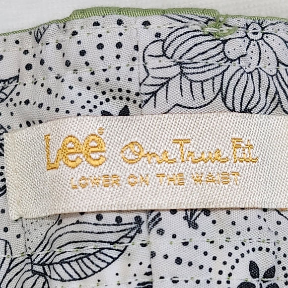 Lee Size 10 Medium Green Capris One True Fit - Picture 8 of 9